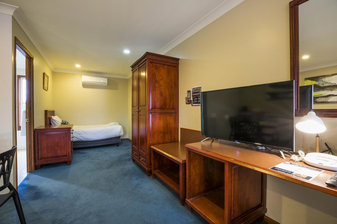 Nightcap At Federal Hotel Toowoomba Exterior photo